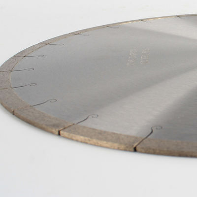 Segmentgröße 39.5/37.5*3*10mm Dekton Diamantsäge-Schneidenscheibe für CNC-Maschine