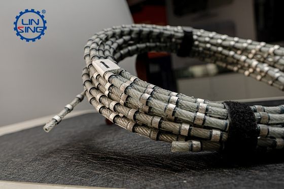 Steinschneidende Diamantdrahtsäge mit 11,0 mm Bead-Durchmesser und 37 Stück Perlen pro Meter