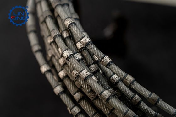 Steinschneidende Diamantdrahtsäge mit 11,0 mm Bead-Durchmesser und 37 Stück Perlen pro Meter