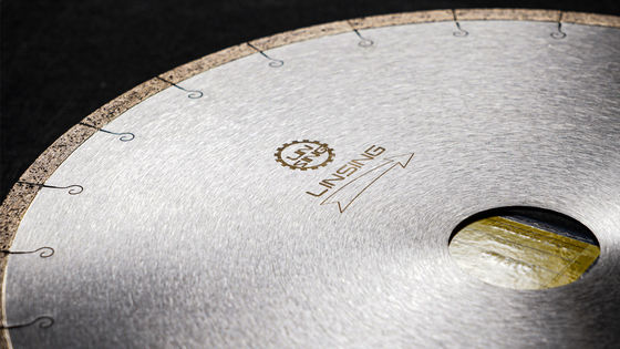 Diamantsäge mit A-Grad-J-Schlitze für das Schneiden von Dekton 350 mm Steinschneidwerkzeugen