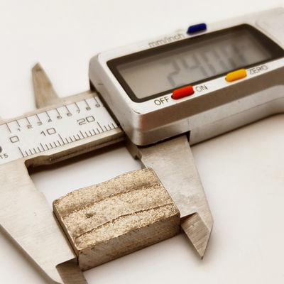 13/15/20mm Silber-Mehrblätter-Diamantsegment für das Schneiden von Marmor-Granit 5,5-6,5 mm