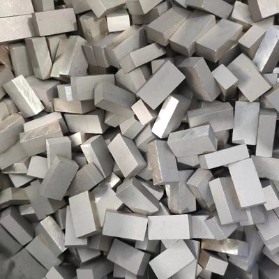 Marmorschneider mit mittlerer und harter Diamant-Schicht-Segment-Schneider 1200 mm Einzelscheibe 24*8*13 mm
