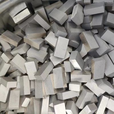 Marmorschneider mit mittlerer und harter Diamant-Schicht-Segment-Schneider 1200 mm Einzelscheibe 24*8*13 mm