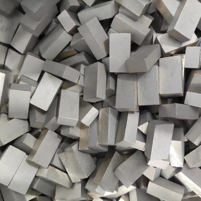 Marmorschneider mit mittlerer und harter Diamant-Schicht-Segment-Schneider 1200 mm Einzelscheibe 24*8*13 mm