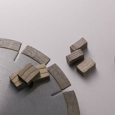Mehrschichtartiger K-Form Sang Diamantsegment für Indonesien Segmenthöhe 13/15/20mm