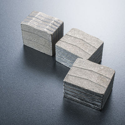 Mehrschichtartiger K-Form Sang Diamantsegment für Indonesien Segmenthöhe 13/15/20mm