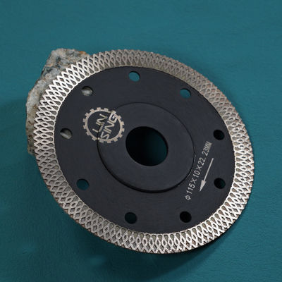 20/22.23/M14/25.4 Innenloch D230MM X Mesh Turbo Schneidblattscheibe mit Laserschweißverfahren