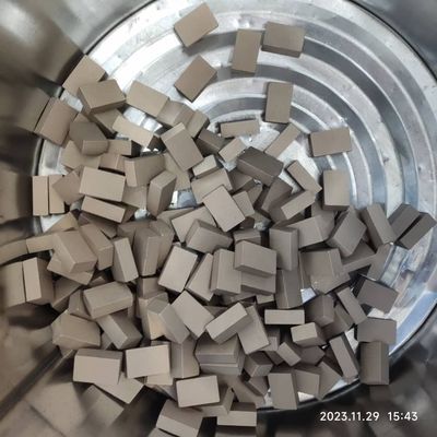 Eisenbindung 48-Zoll-Klingen Kalkstein-Segment für langlebige Marmor-Schnittbedürfnisse in Vietnam