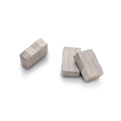 Dauerhafte M-Form 24*7,6/8,4*15 mm Granit-Diamantsegment für 6,5 mm Multi-Cutter-Klinge