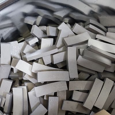 Diamond Sintered Saw Blade Segments für Steinschweißmaschine Kundensupport ODM