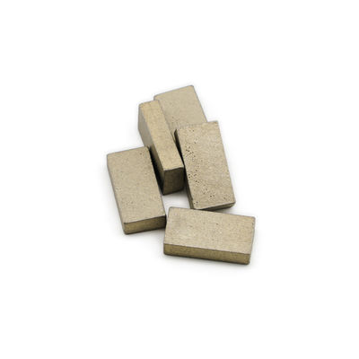 Ein hochwertiger Diamant-Gang-Sag-Segment für Marmor-Schneidmaschine mit Hot Press Sintermaschine