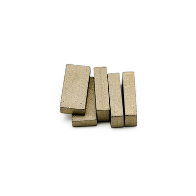 Ein hochwertiger Diamant-Gang-Sag-Segment für Marmor-Schneidmaschine mit Hot Press Sintermaschine
