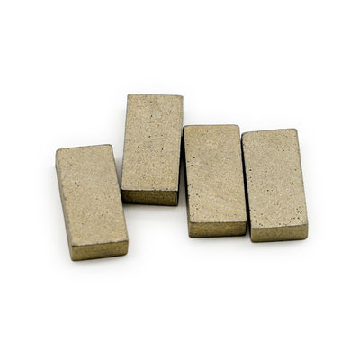 Ein hochwertiger Diamant-Gang-Sag-Segment für Marmor-Schneidmaschine mit Hot Press Sintermaschine
