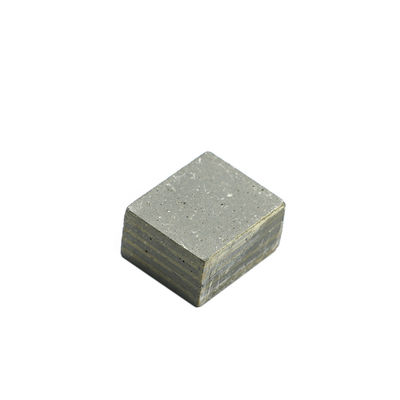 Weltmarkt Diamantschleifscheibenrad Sintersegment für das Schleifen von starken Platten