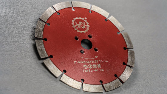 D105-D230 Trockenschneidende Diamantschneidscheiben mit guter Schärfe und längerer Lebensdauer