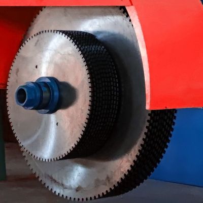 Einarm-Mehrblätter-Stein-Schneidmaschine zum Profilieren von roten Granitblöcken
