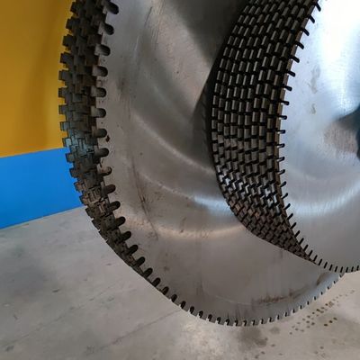 Einarm-Mehrblätter-Stein-Schneidmaschine zum Profilieren von roten Granitblöcken
