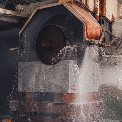 55kw Motor 1600mm Einarm-Mehrblätter-Stein-Schneidemaschine für Granit-Block-Schneider