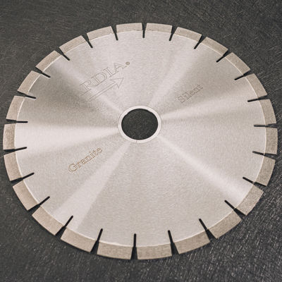 10 mm Arbor Größe 400 mm 16 Zoll Diamantsegmentierte Schneidscheibe für Brückensägen
