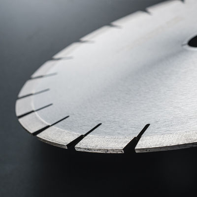 10 mm Arbor Größe 400 mm 16 Zoll Diamantsegmentierte Schneidscheibe für Brückensägen