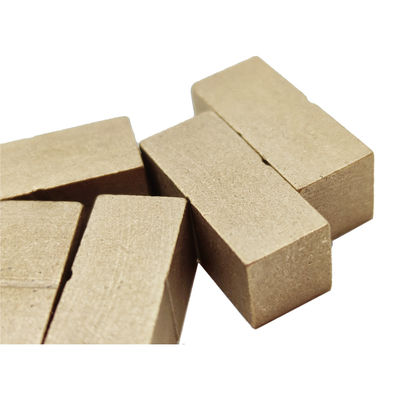 Schnell geschliffene und langlebige 30*10*10 Sandwich Diamantsegmente zum Schneiden von Beige Travertin
