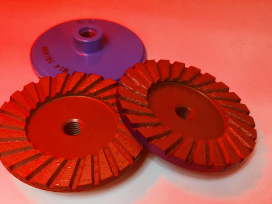 Gute Abnutzungsbeständigkeit Diamantsegmentiertes Turbo-Cup-Rad für kundenspezifische Unterstützung OEM