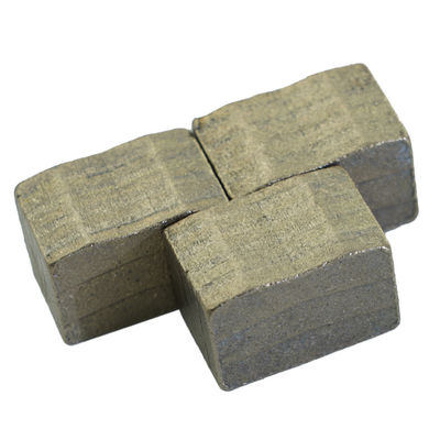 OEM-unterstützte Drei-Klingen-Diamantsegmente für das Schneiden von Bergbausteinen 22*15,6/16,4*15mm