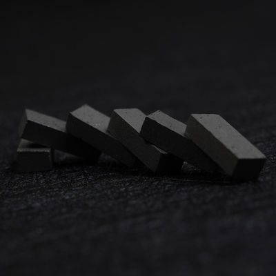 20*4,0/3,5*8mm Heißsinter Diamant-Schnittsegment für das Schneiden von Marmor und Kalkstein