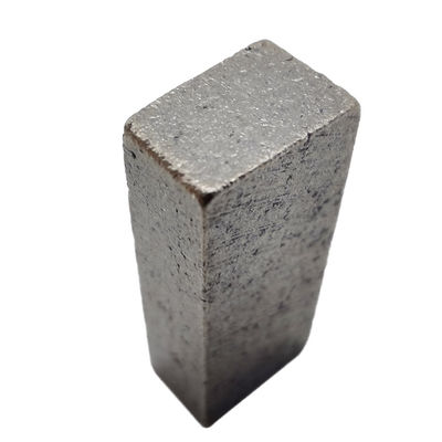 Diamantschneidsegment für mittelschwere Granitspitzen Größe 20*4,8/5,4*8mm A.A.-B. B-Grad