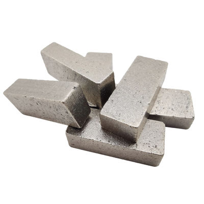 Diamantschneidsegment für mittelschwere Granitspitzen Größe 20*4,8/5,4*8mm A.A.-B. B-Grad