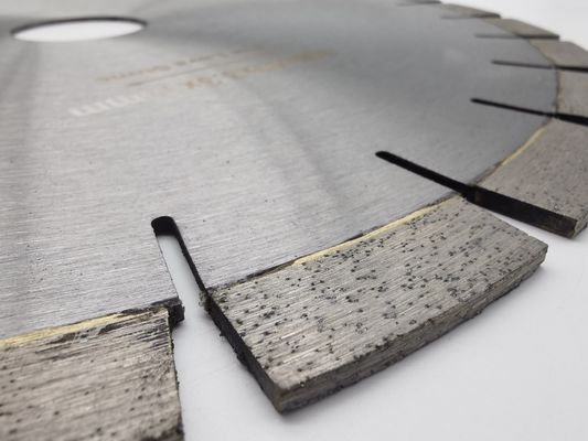 Gute Verschleißbeständigkeit 350 mm U Diamantsäge für das Schneiden von Granit